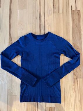 lululemon athletica Restless Long-Sleeve Crew in Blue
